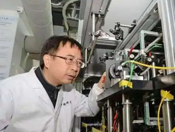 【人民政协报】全国政协委员潘建伟解读2025年中国量子科技新